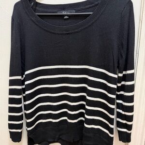 Forever 21 Black and White Striped Crew Neck Sweater